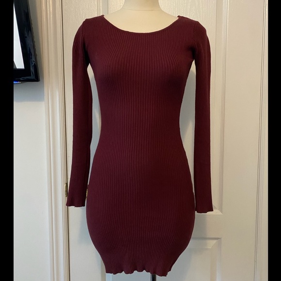 Burgundy dress with cross back - Picture 2 of 3